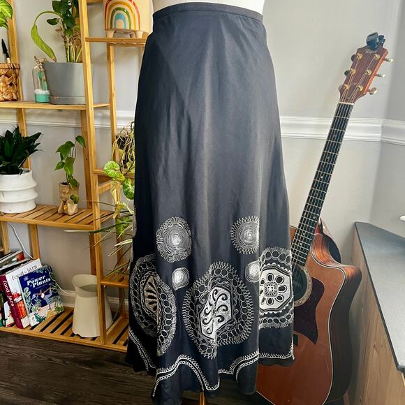 Zozo Dresses & Skirts - Vintage Y2K Black Geometric Silk Cotton Maxi Skirt Size 10 Medium